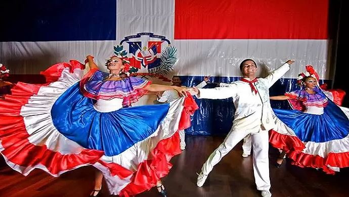 Dominican Republic Weddings Traditions Pop Culture + Marriage customs hora Loca Dance Christmas Bride Dresses