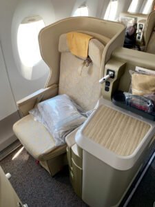 A detailed Asiana Airlines Business Class review covering seats, food, lounges, pricing, and comfort. Is Asiana business class good? Find out here.