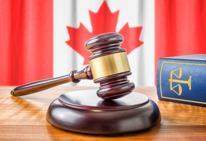 Navigating Canada's immigration system? Our expert guide reveals how to find the best immigration lawyer for your case, compares top-rated specialists, and outlines what you'll really pay. Get practical, step-by-step advice.